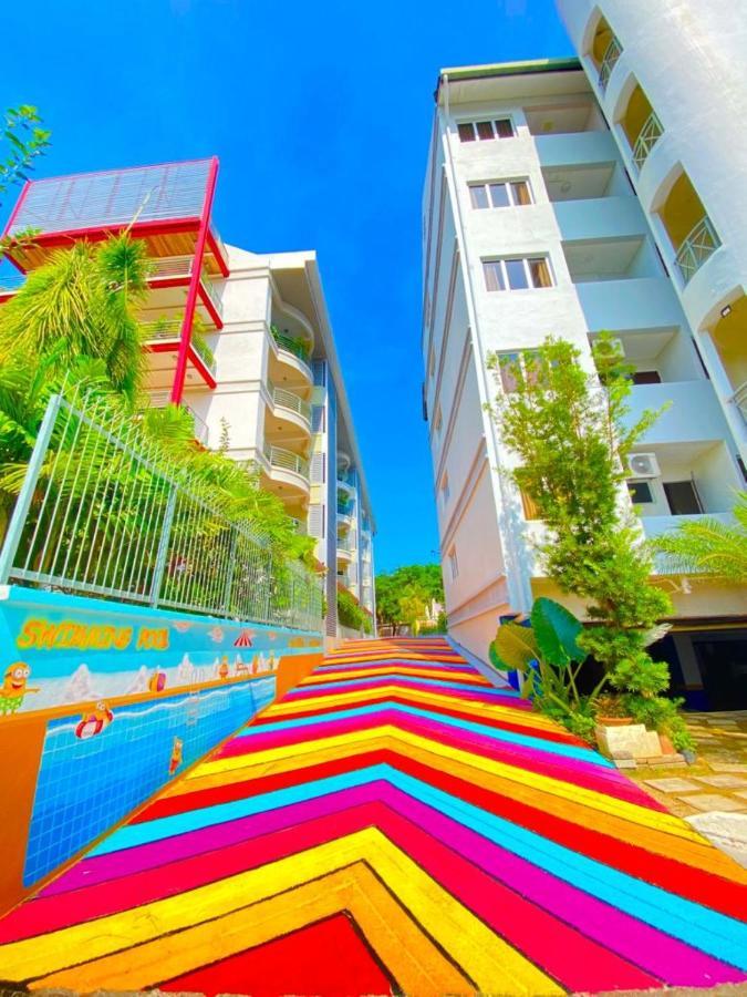 Perdana Serviced Apartment & Resorts Padang Mat Sirat Exterior foto