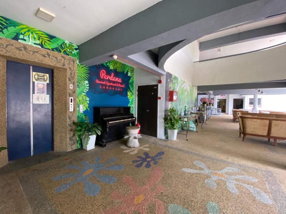 Perdana Serviced Apartment & Resorts Padang Mat Sirat Exterior foto