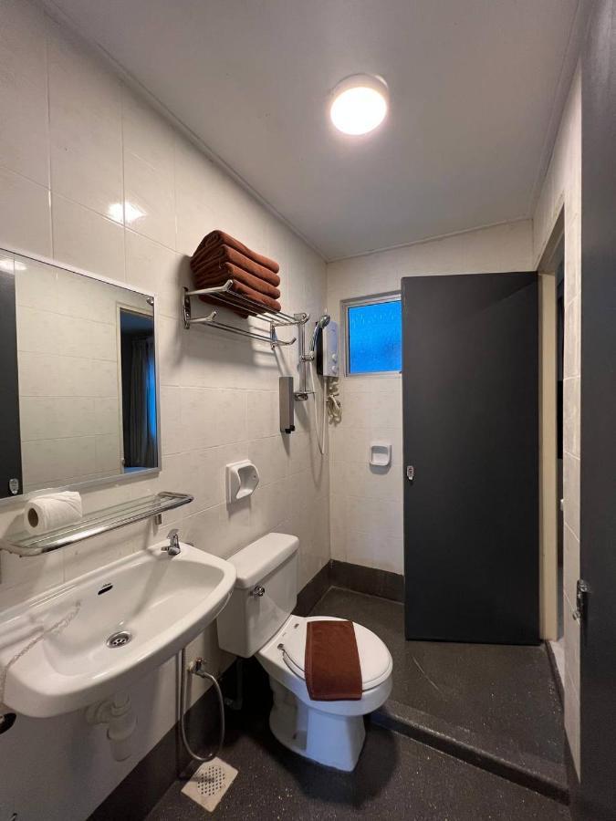 Perdana Serviced Apartment & Resorts Padang Mat Sirat Exterior foto