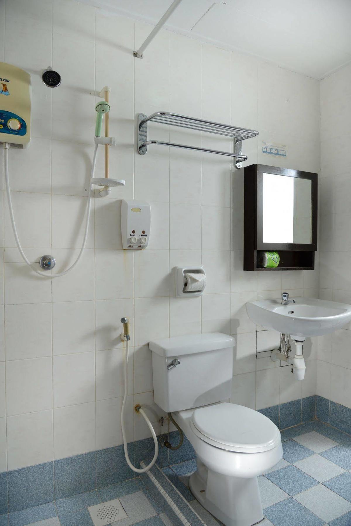 Perdana Serviced Apartment & Resorts Padang Mat Sirat Exterior foto